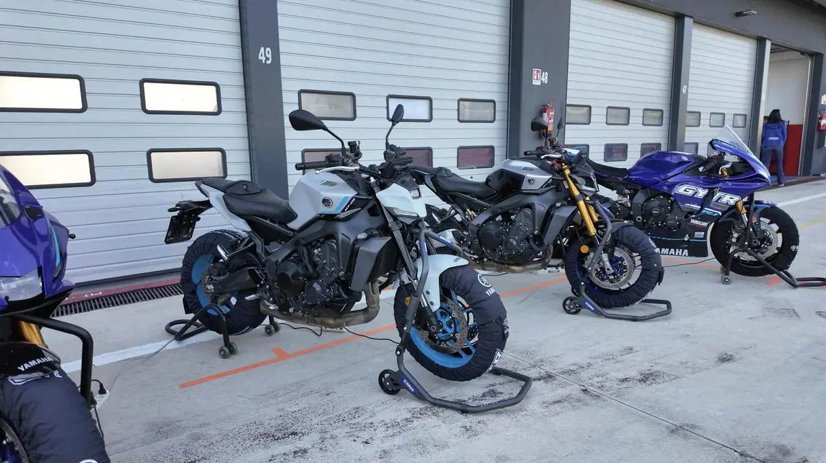 Yamaha MT-09 SP e Y-AMT a Misano: il cambio al manubrio &egrave; davvero il futuro della pista? [VIDEO]