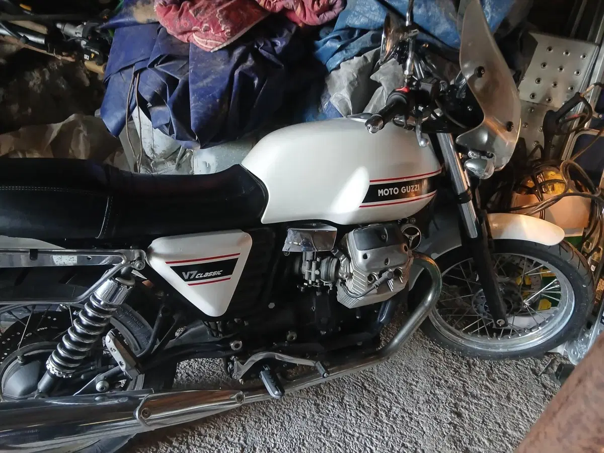 Moto Guzzi V7 Classic (2008 - 12) (6)