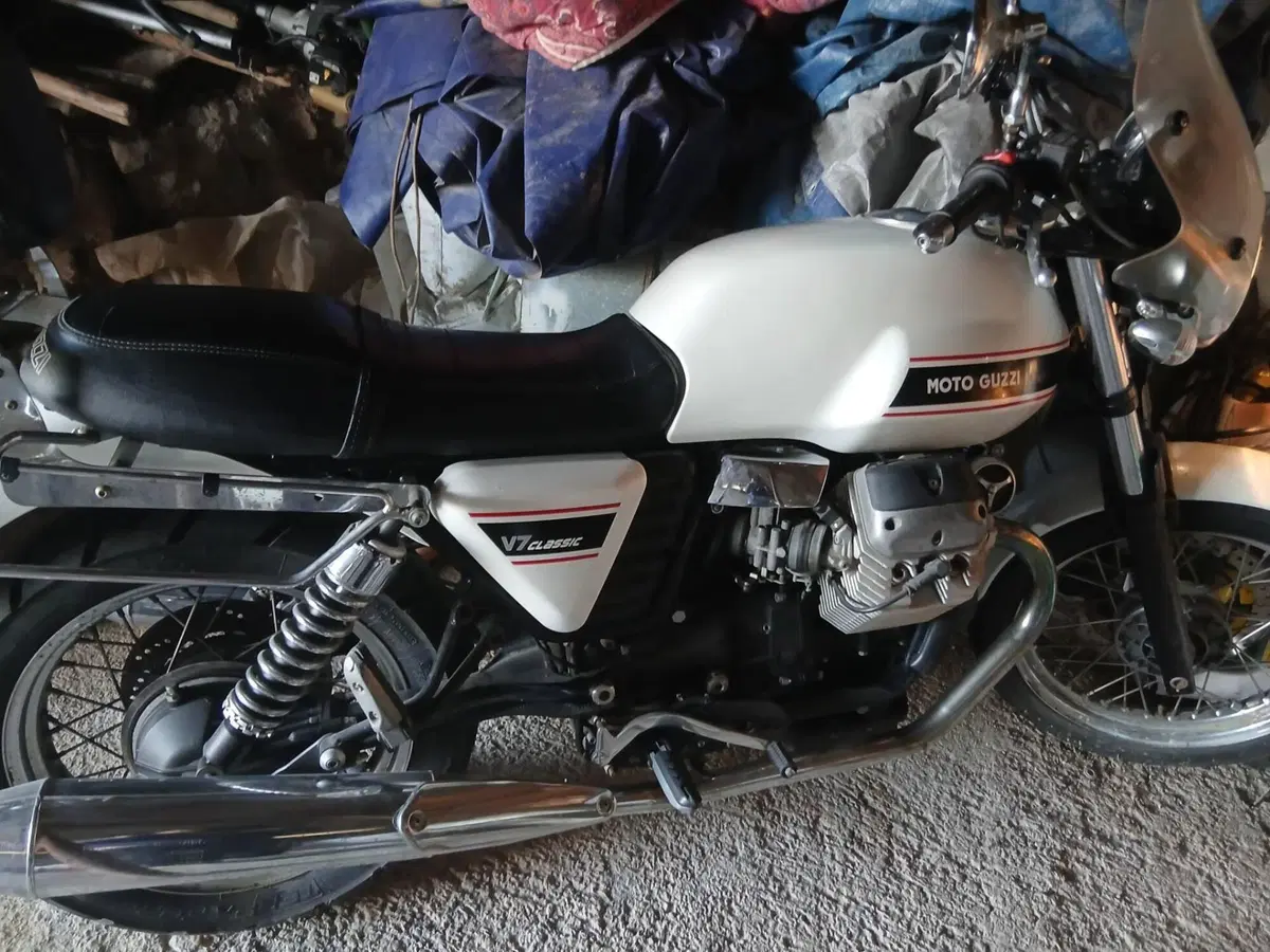 Moto Guzzi V7 Classic (2008 - 12) (7)