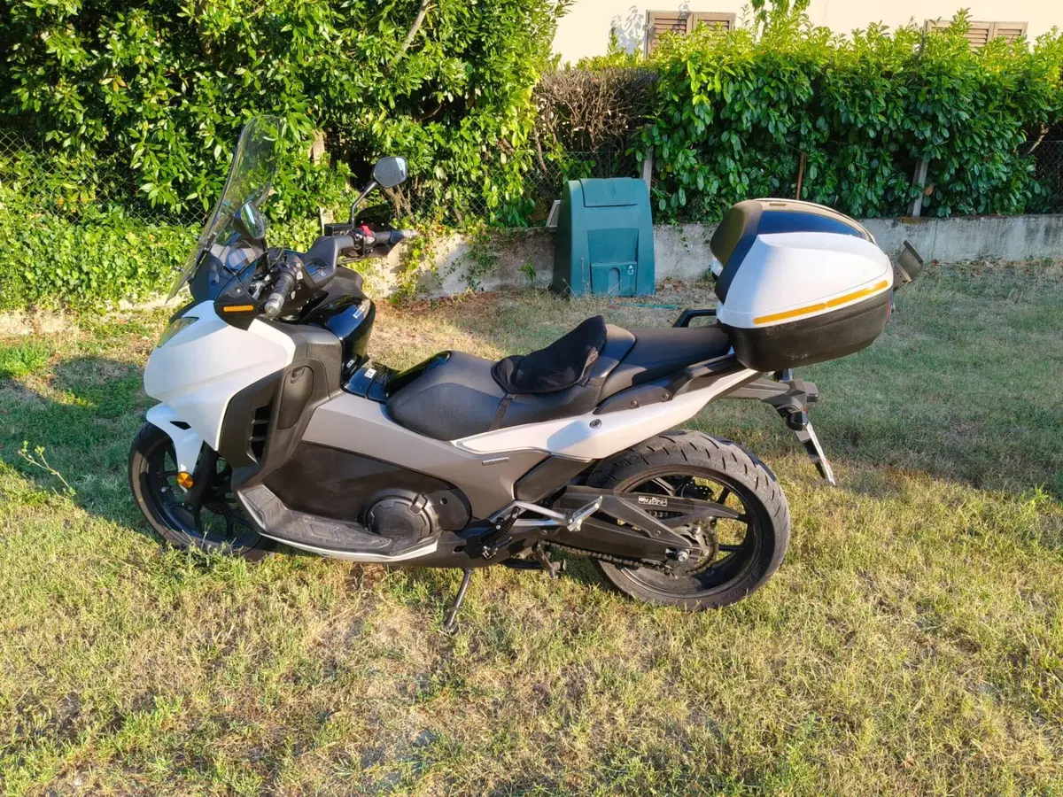 Honda Integra 750 DCT (2016 - 17) (6)