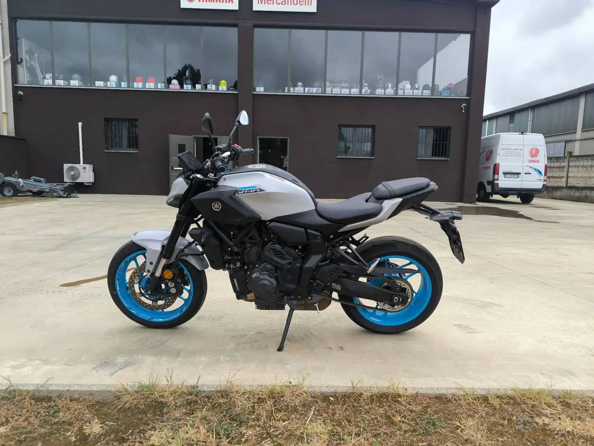 Yamaha MT-07 Y-AMT (2025 - 26)