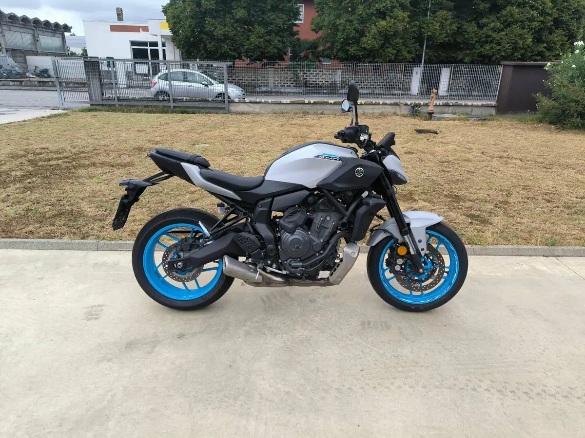 Yamaha MT-07 Y-AMT (2025 - 26) (2)