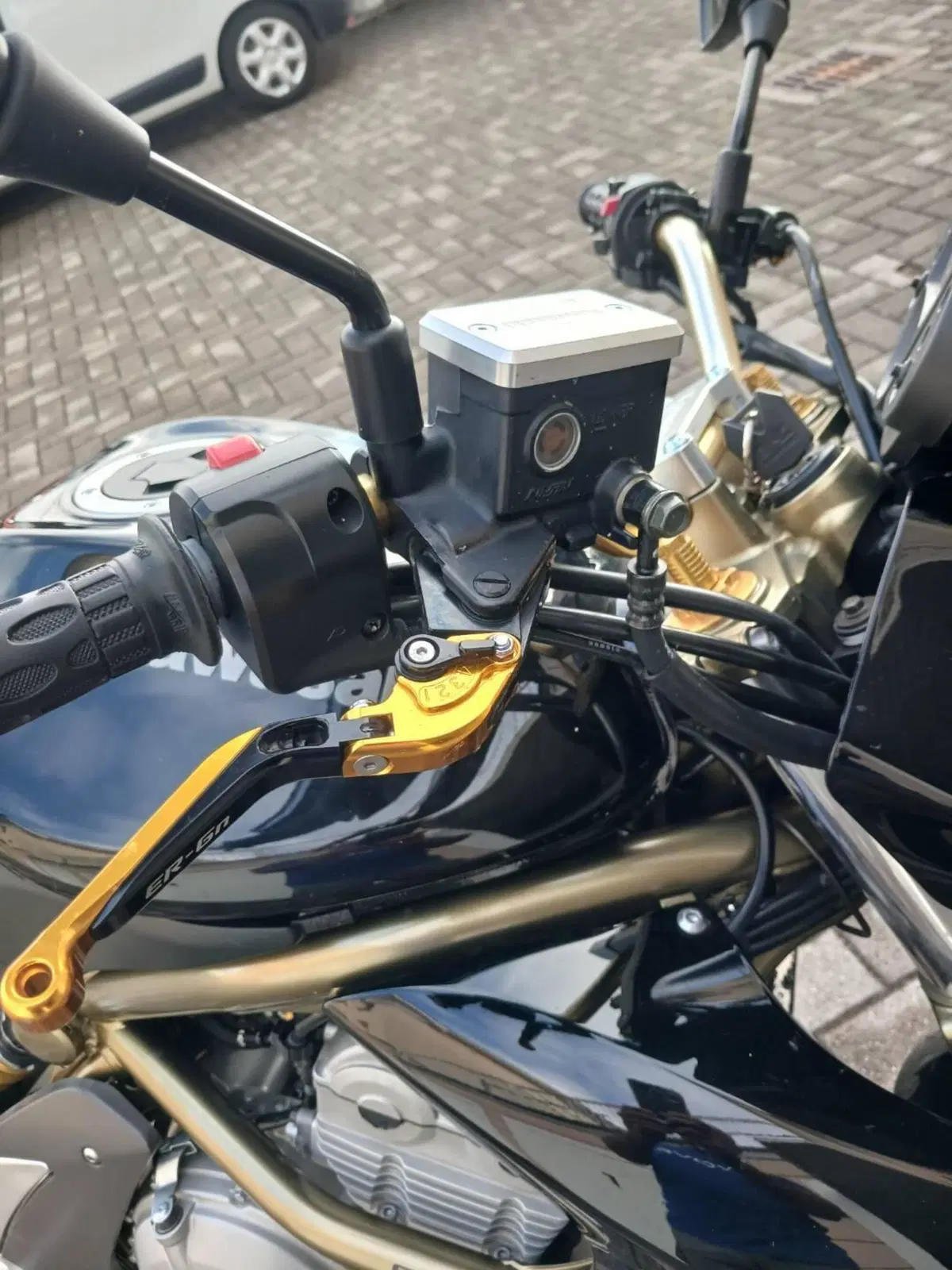 Kawasaki ER-6N (2006 - 09) (6)