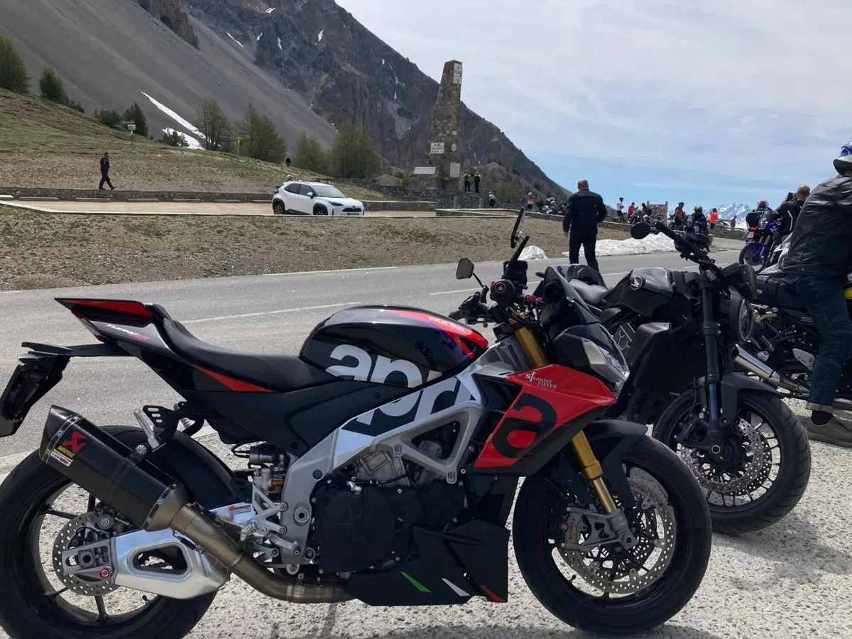 Aprilia Tuono V4 Factory (2021 - 24) (7)
