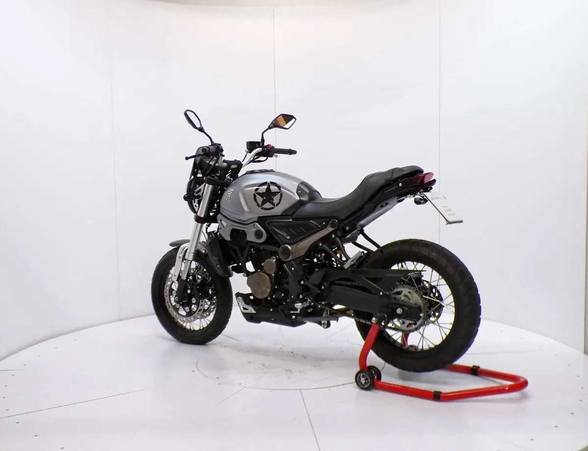 Voge Trofeo 300ACX Scrambler (2021 - 26) (5)