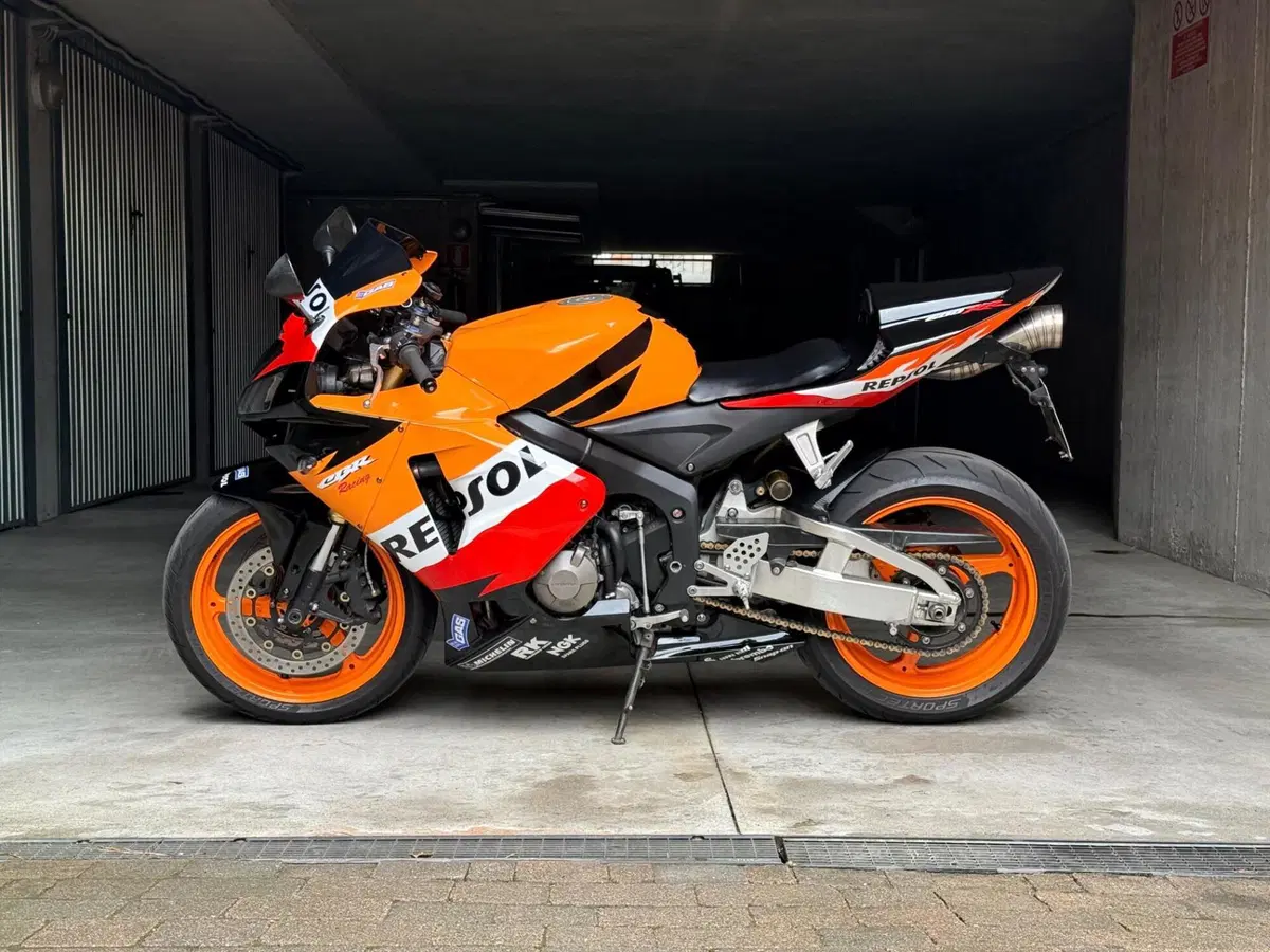 Honda CBR 600 RR (2005 - 06) (4)