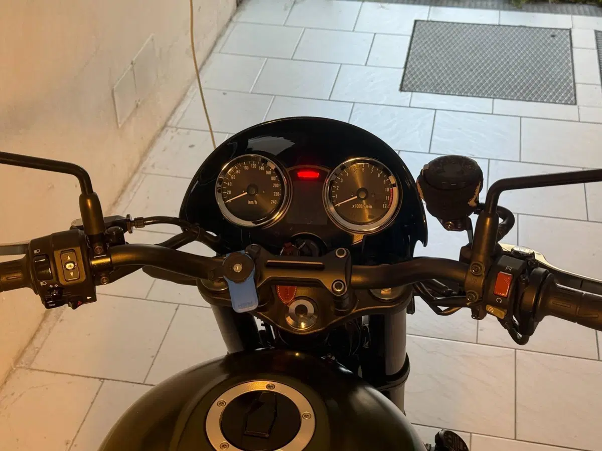 Kawasaki Z 900 RS (2018 - 20) (12)