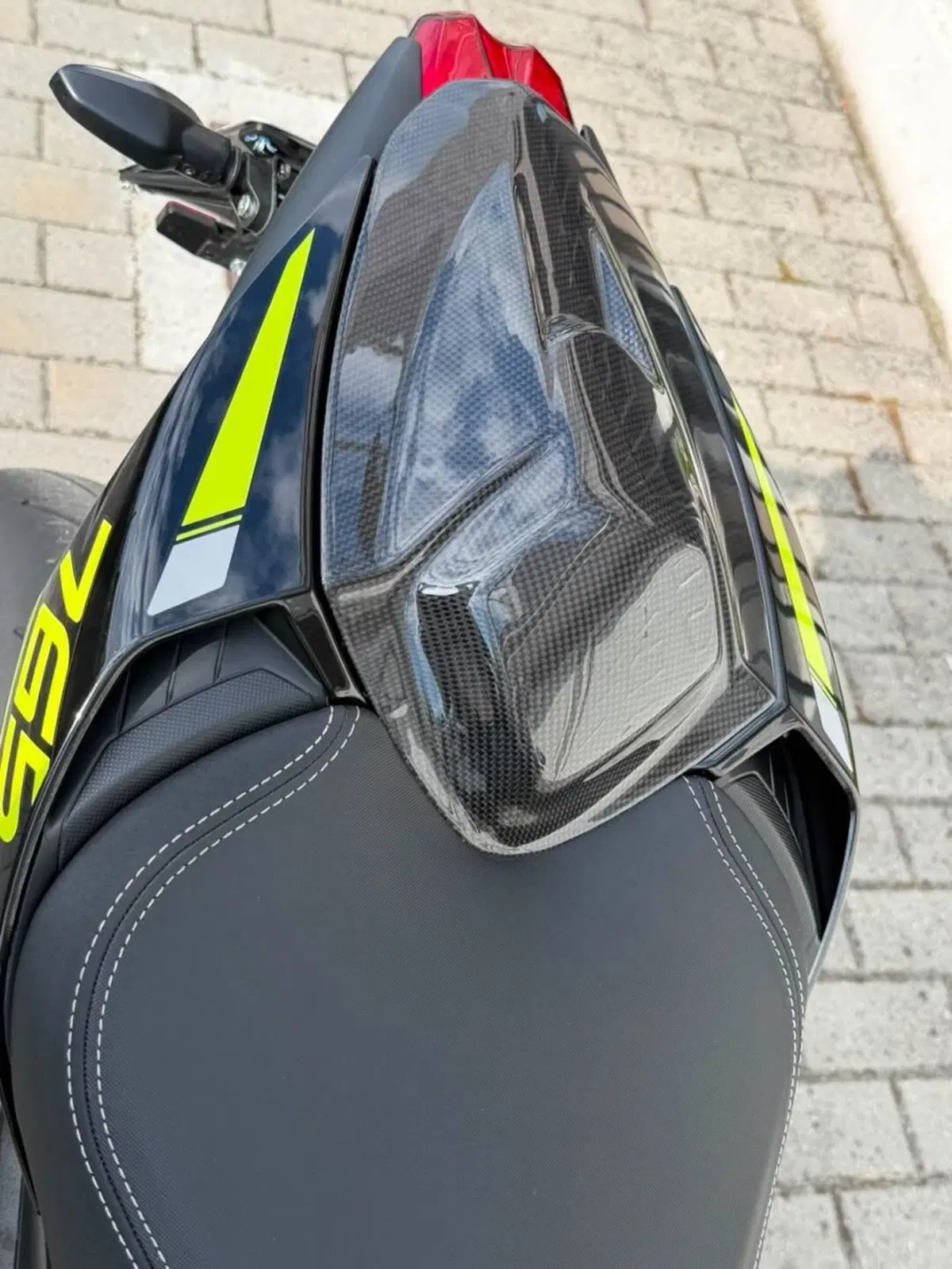 Triumph Street Triple 765 RS (2023 - 26) (7)