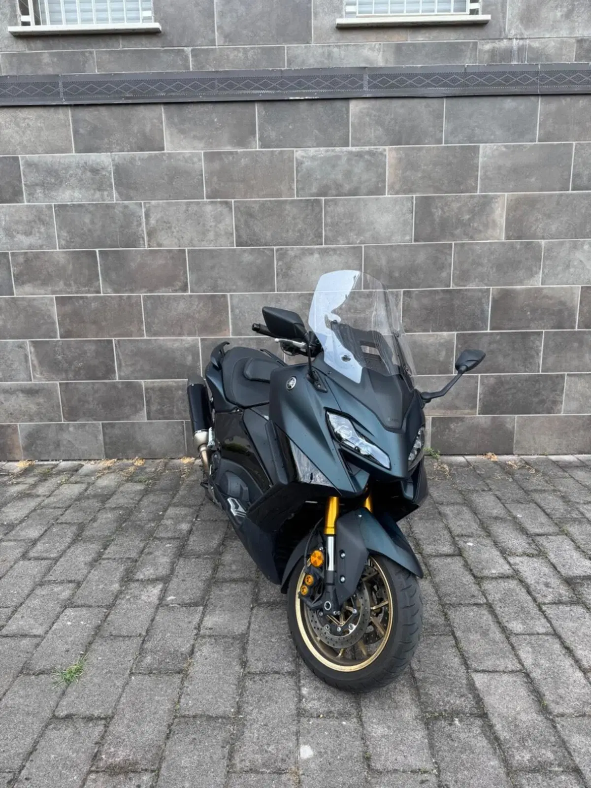 Yamaha T-Max 560 Tech Max (2022 - 24) (2)