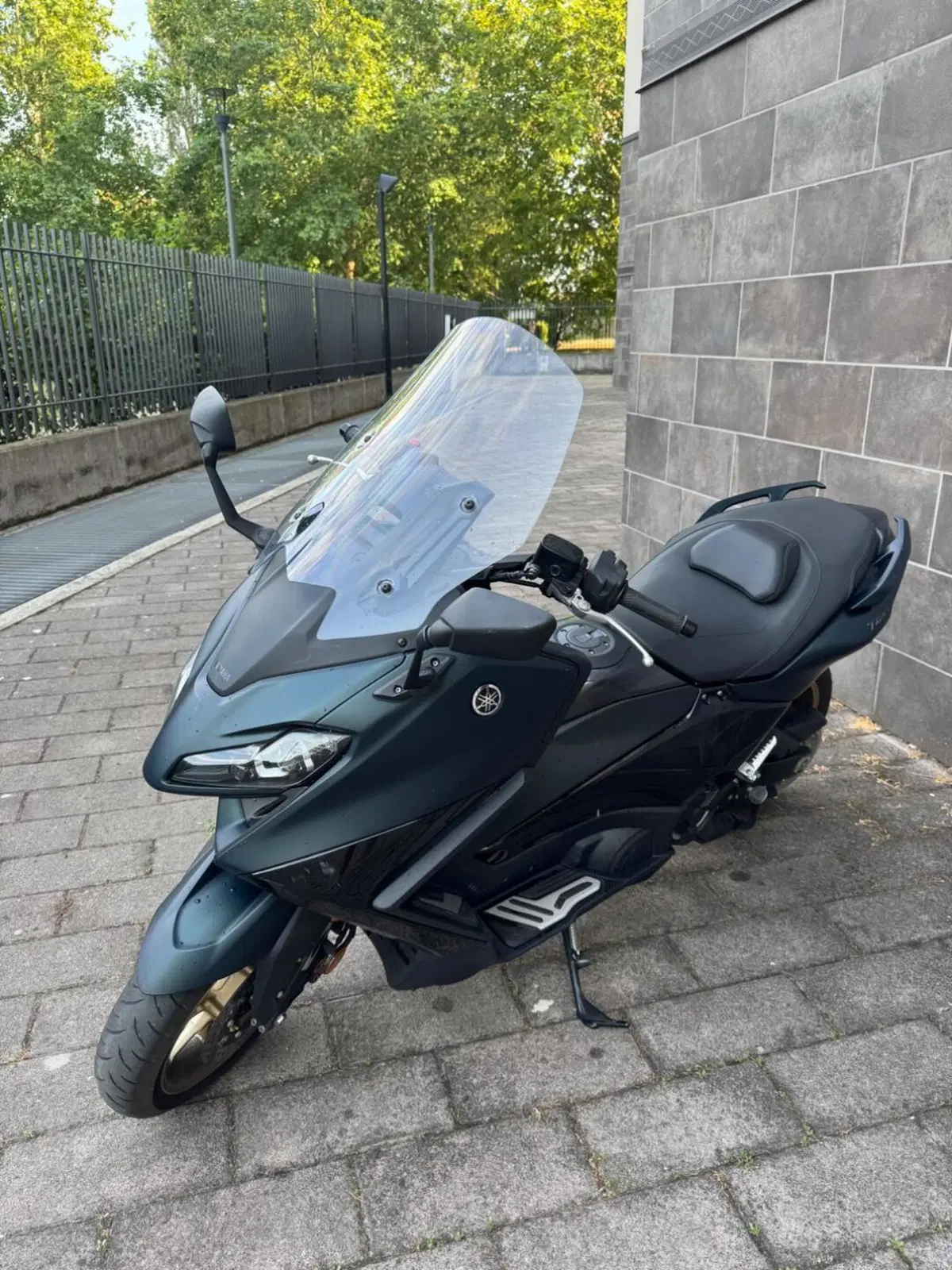Yamaha T-Max 560 Tech Max (2022 - 24) (3)