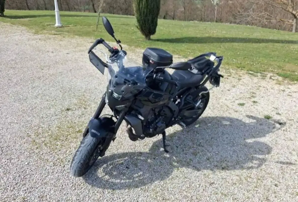 Yamaha MT-09 Y-AMT (2024 - 26) (2)