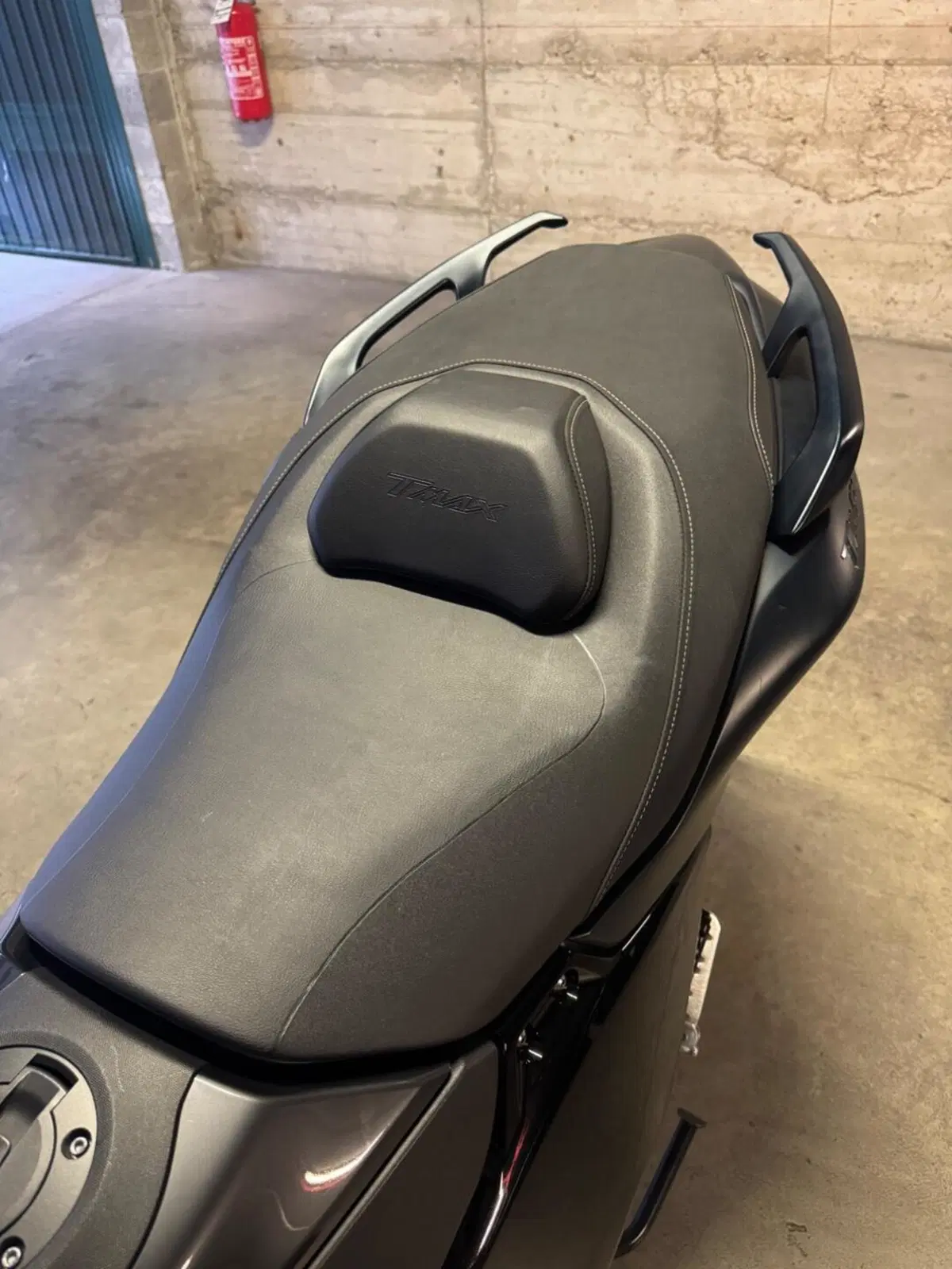 Yamaha T-Max 560 Tech Max (2022 - 24) (15)