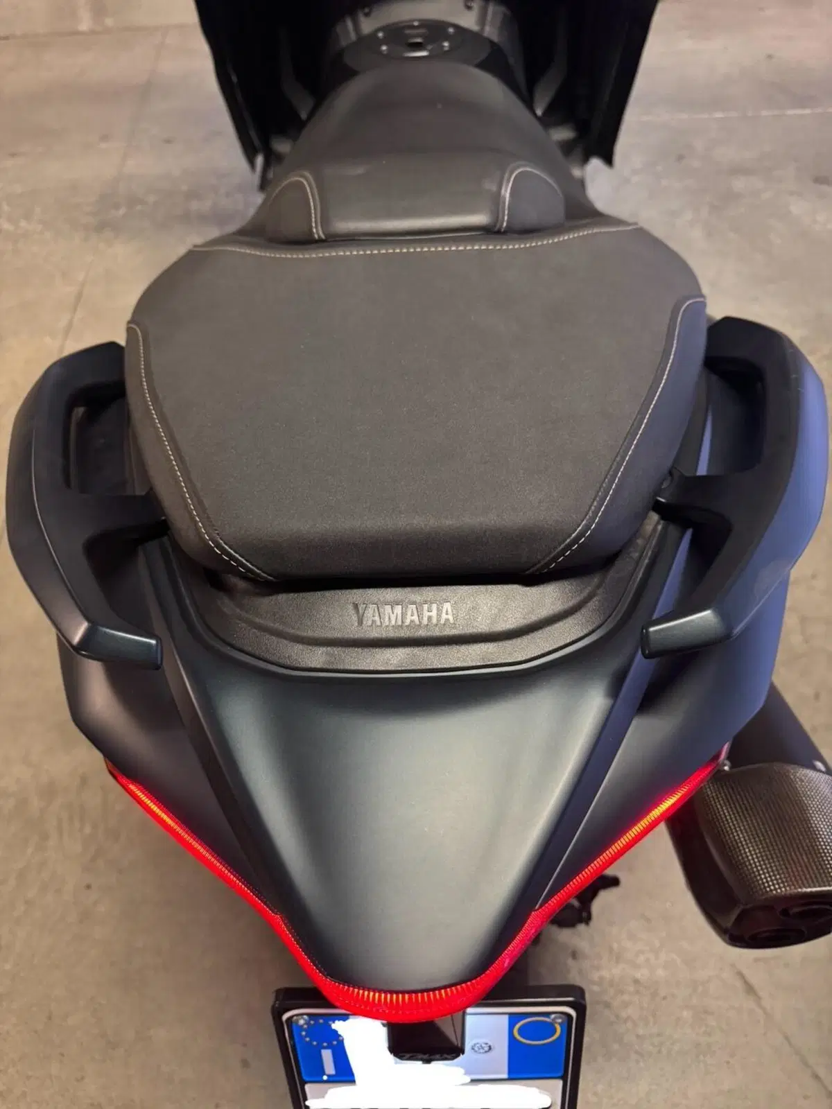 Yamaha T-Max 560 Tech Max (2022 - 24) (16)