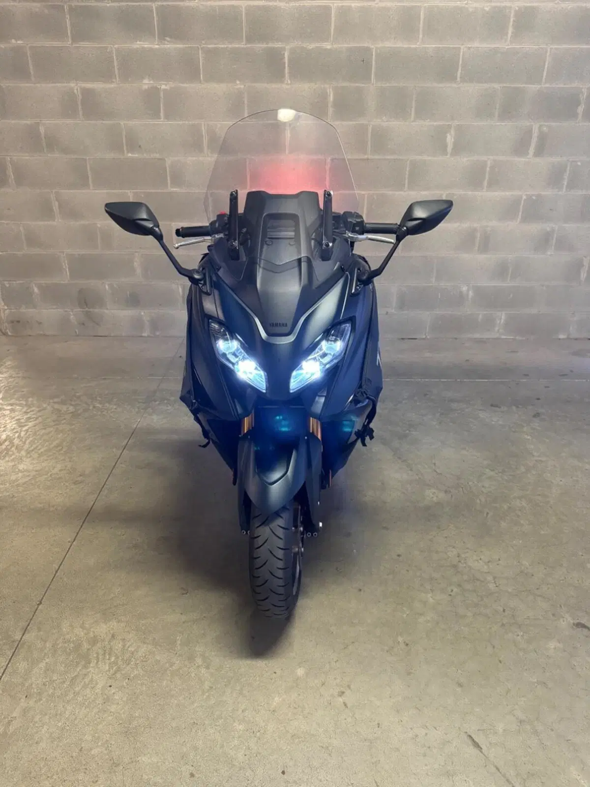 Yamaha T-Max 560 Tech Max (2022 - 24) (19)