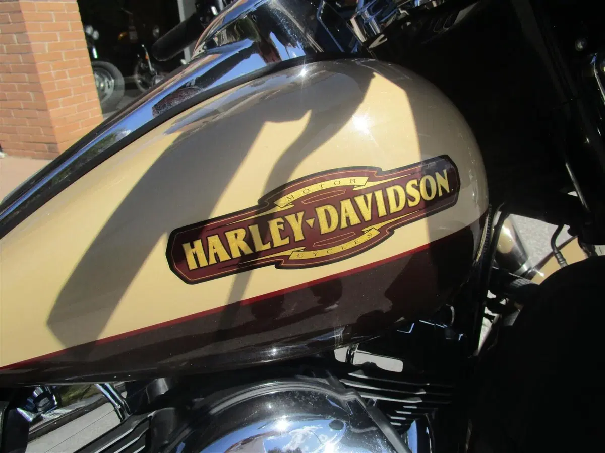 Harley-Davidson 1690 Electra Glide Ultra Limited (2014 - 15) - FLHTK (8)