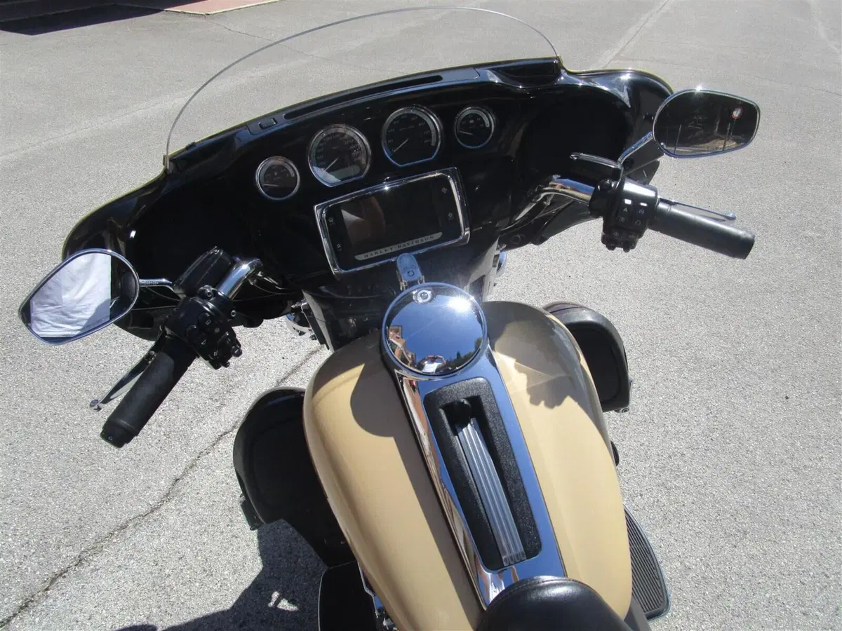 Harley-Davidson 1690 Electra Glide Ultra Limited (2014 - 15) - FLHTK (9)