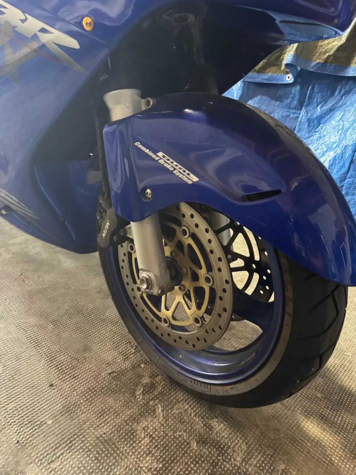 Honda CBR 1100 XX  (2001 - 06) (9)