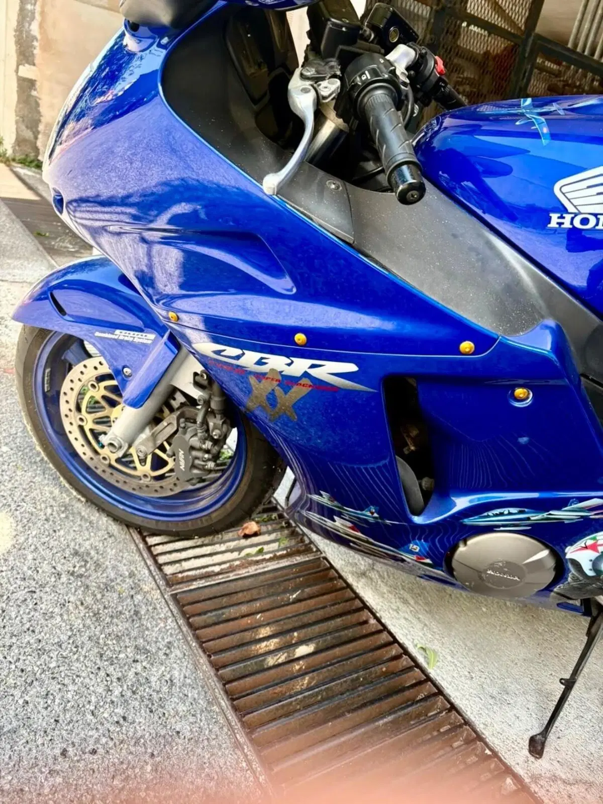 Honda CBR 1100 XX  (2001 - 06) (11)