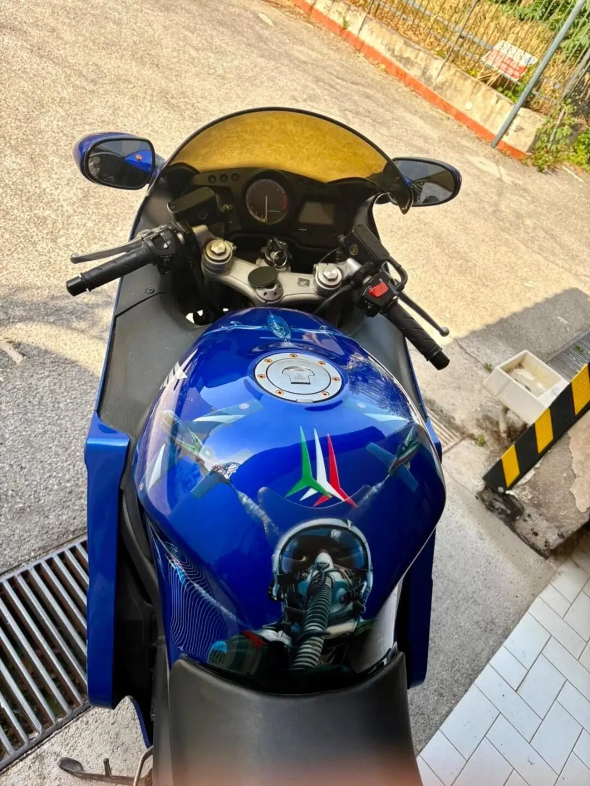 Honda CBR 1100 XX  (2001 - 06) (12)