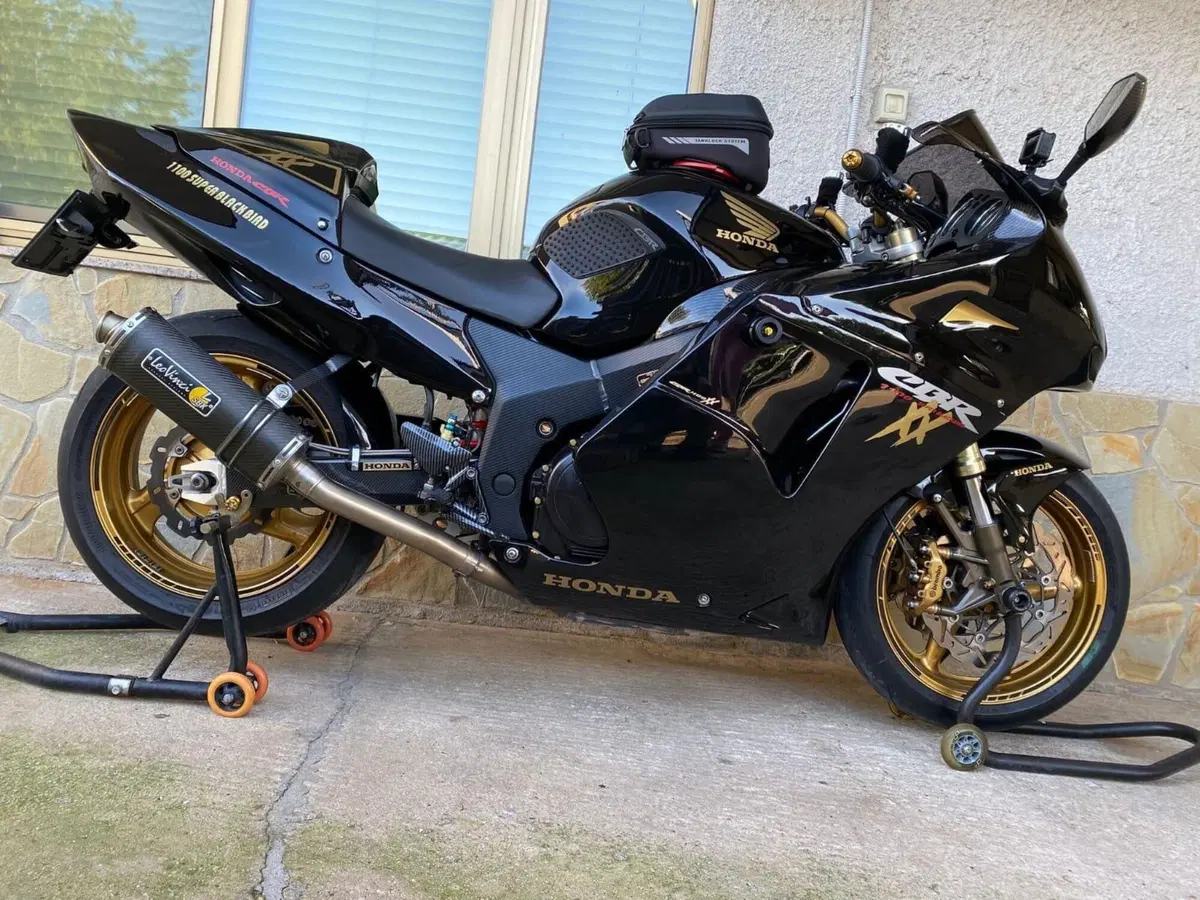 Honda CBR 1100 XX Superblackbird (1996 - 98) (4)