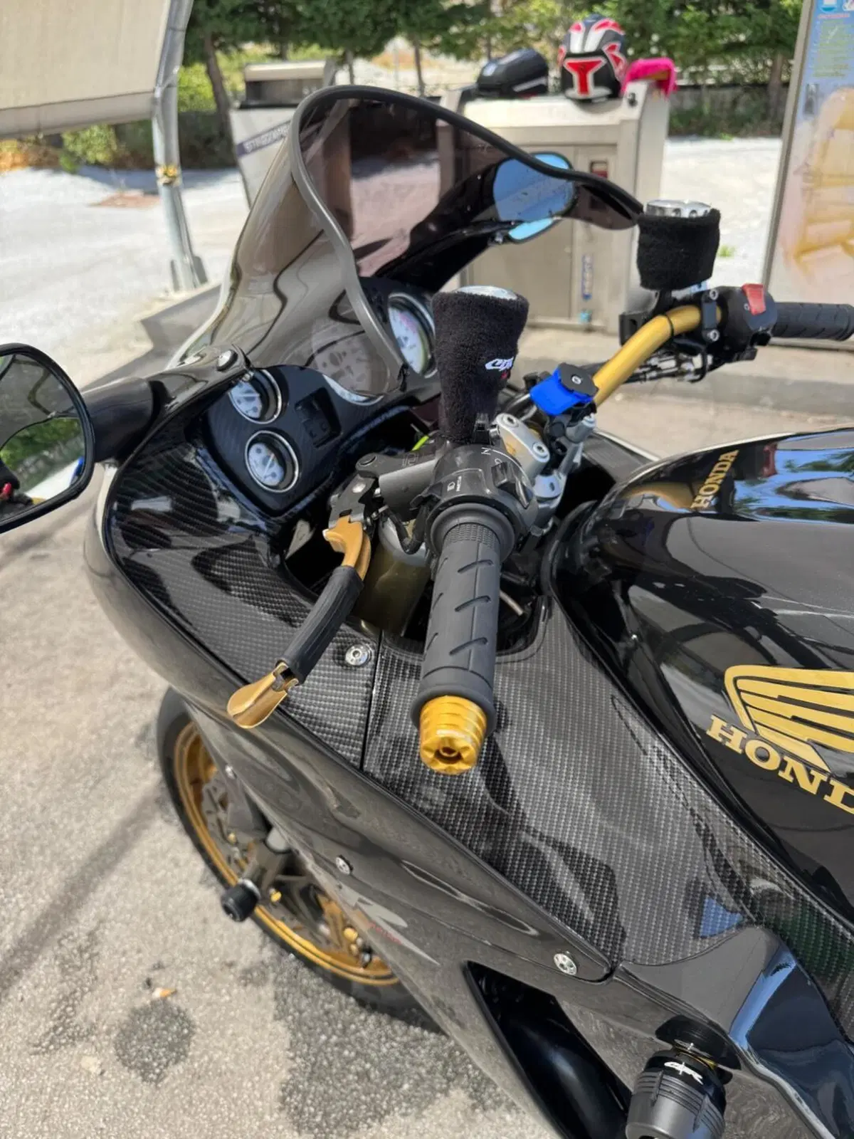 Honda CBR 1100 XX Superblackbird (1996 - 98) (10)