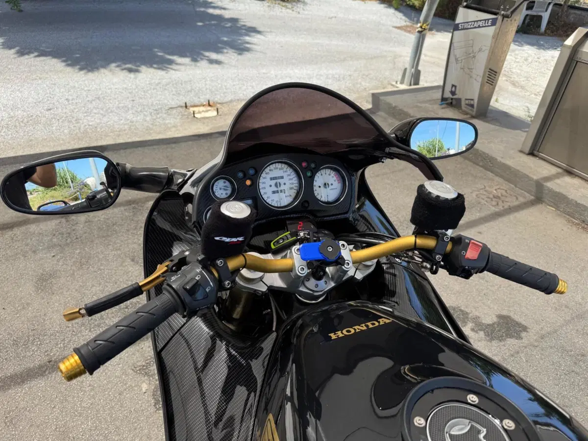Honda CBR 1100 XX Superblackbird (1996 - 98) (11)