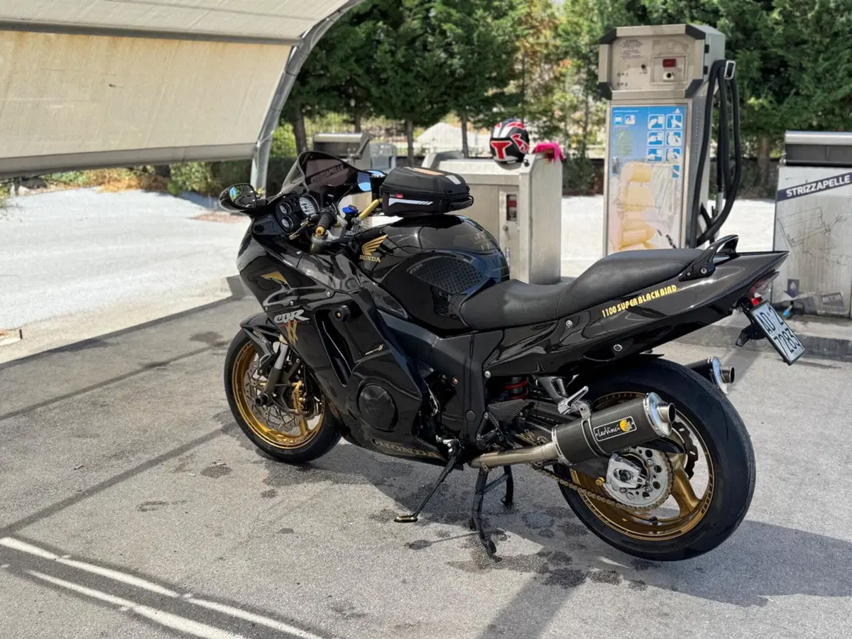 Honda CBR 1100 XX Superblackbird (1996 - 98) (14)
