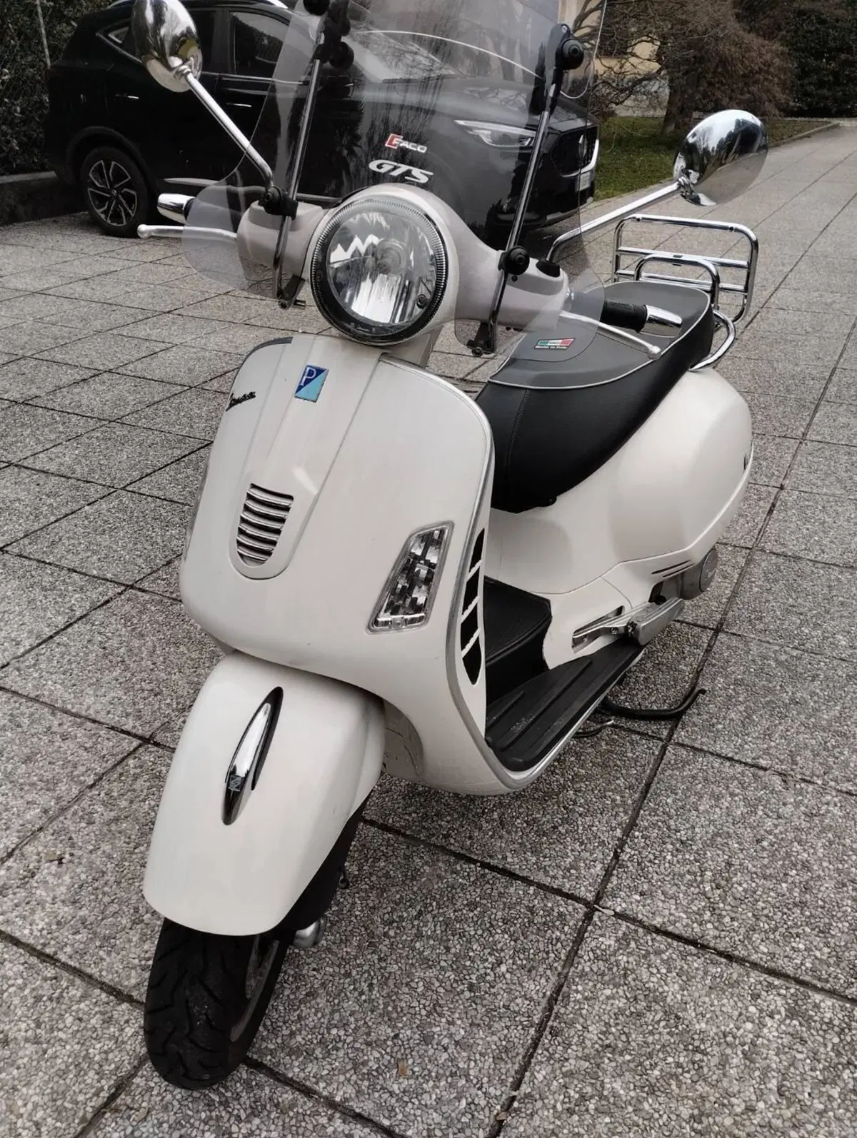 Vespa GTS 300 Super (2008 - 16) (2)