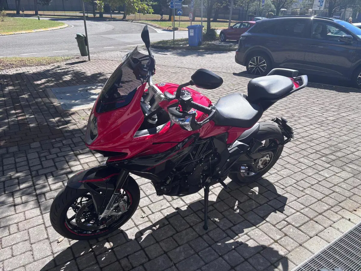 MV Agusta Turismo Veloce 800 (2020) (2)