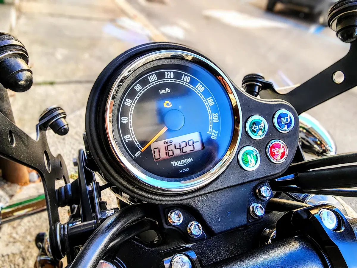Triumph Bonneville SE (2009 - 13) (6)