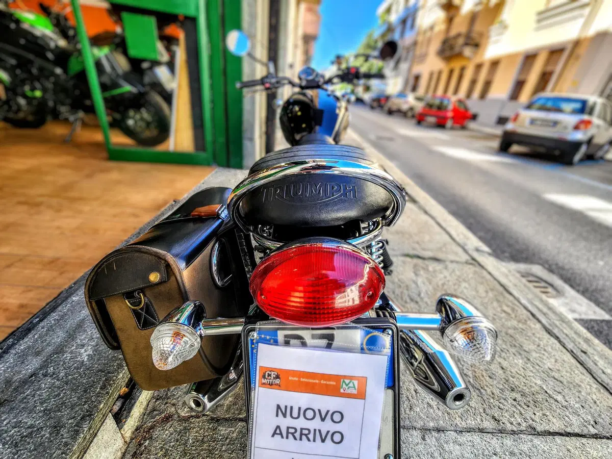 Triumph Bonneville SE (2009 - 13) (11)