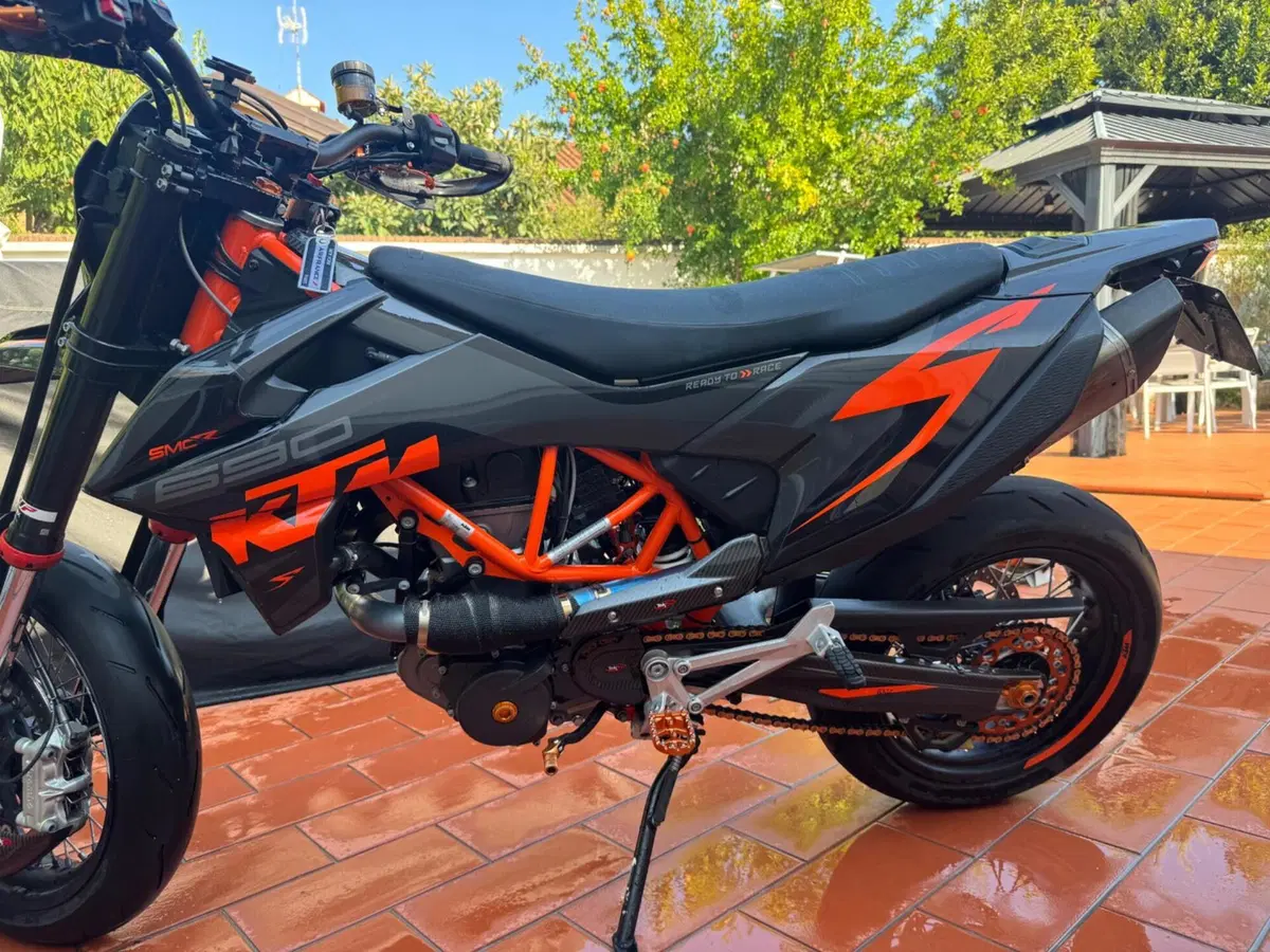 KTM 690 SMC R (2021 - 22) (14)