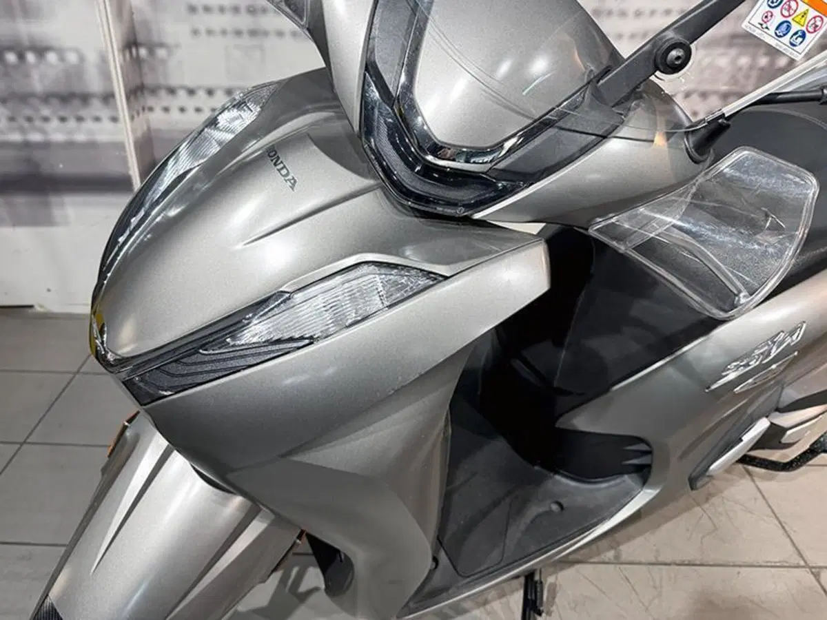 Honda SH 350 (2021 - 24) (9)