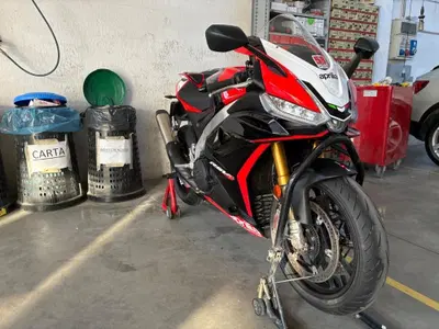 Aprilia RSV4 1100 Factory (2021 - 24) usata