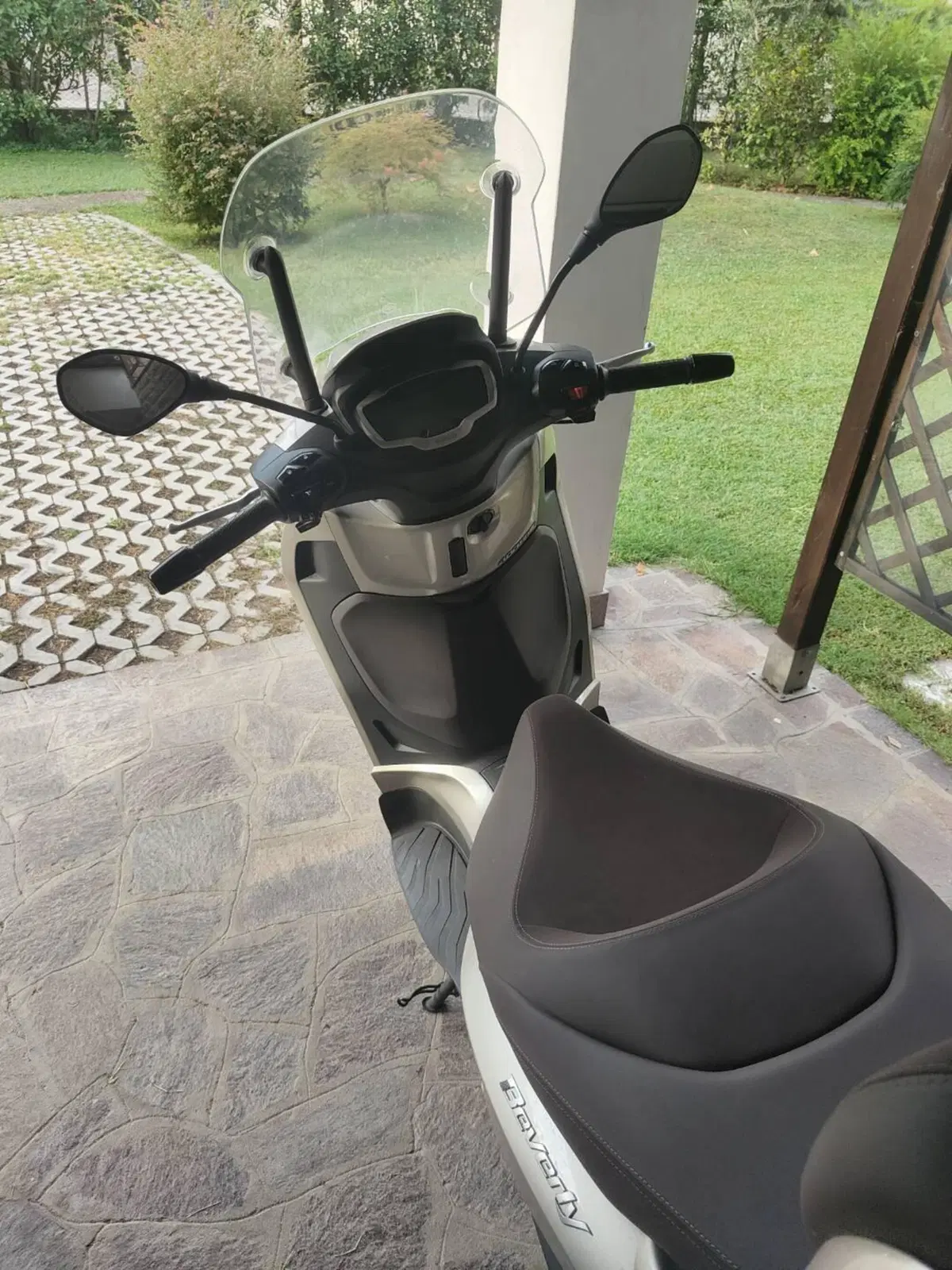 Piaggio Beverly 400 (2025 - 26) (3)