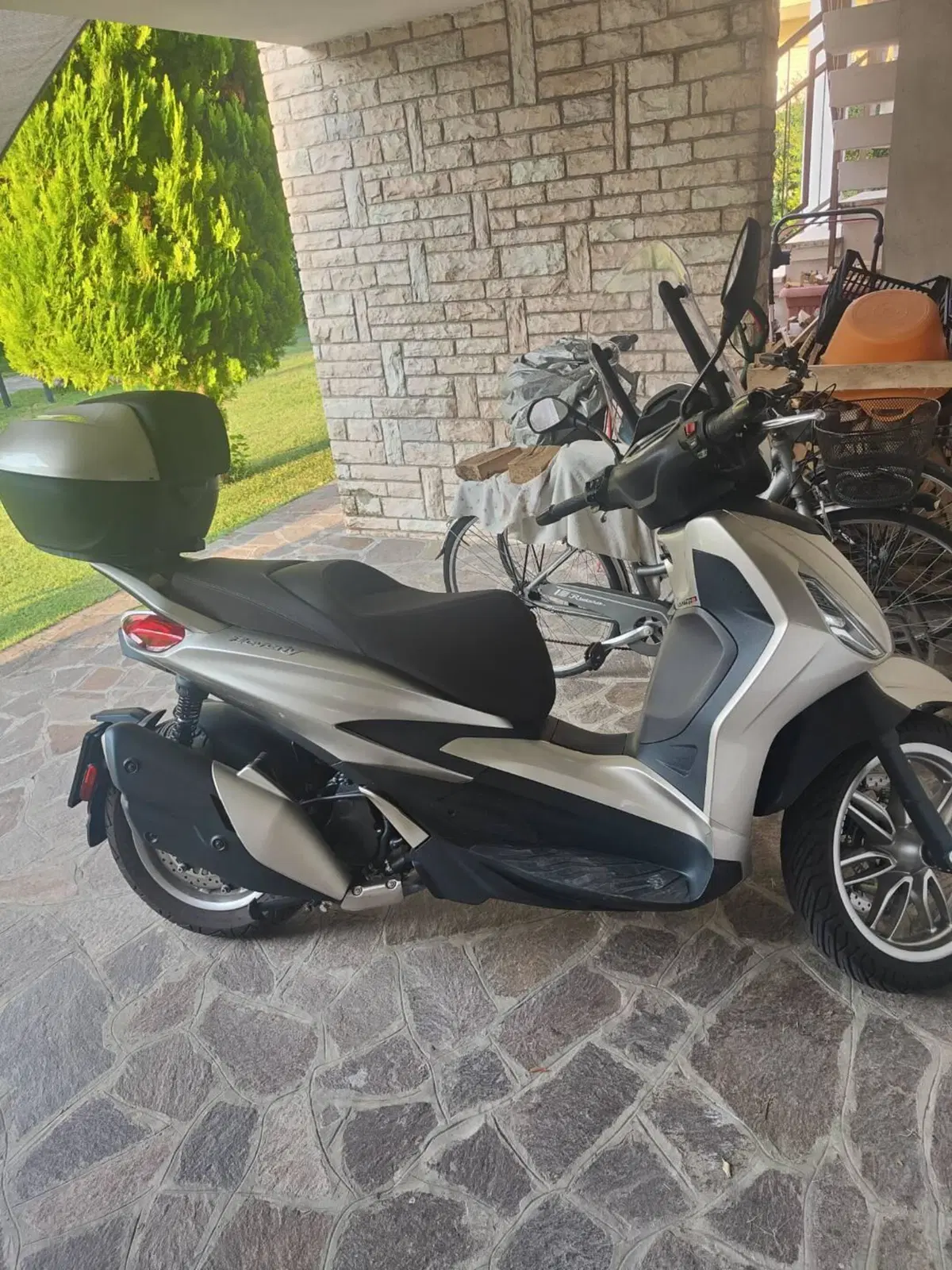 Piaggio Beverly 400 (2025 - 26) (6)