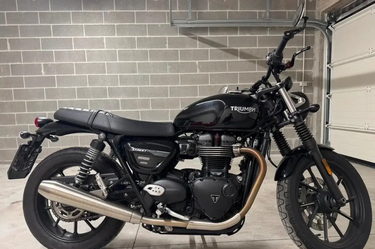 Triumph Street Twin 900 (2021 - 22)