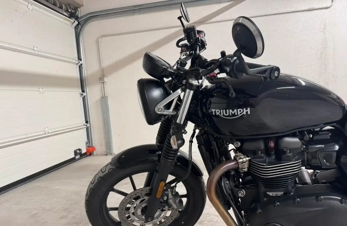 Triumph Street Twin 900 (2021 - 22) (4)