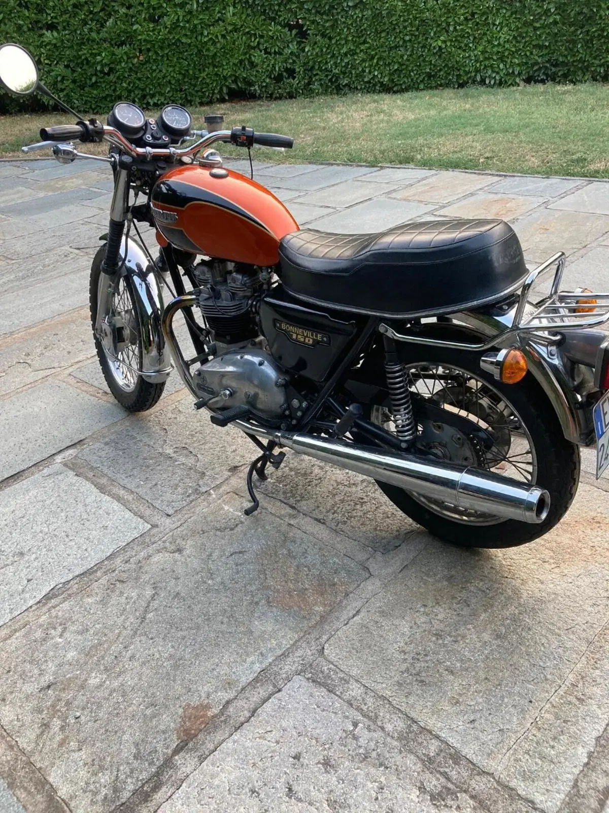 Triumph Bonneville T140E 750cc  (3)