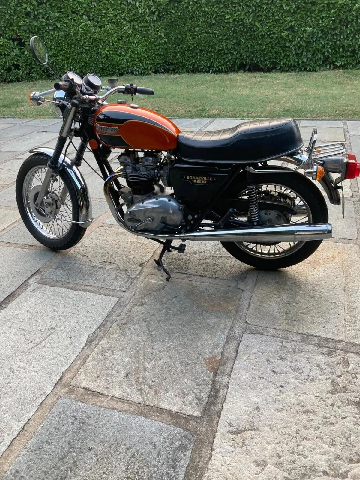 Triumph Bonneville T140E 750cc  (4)