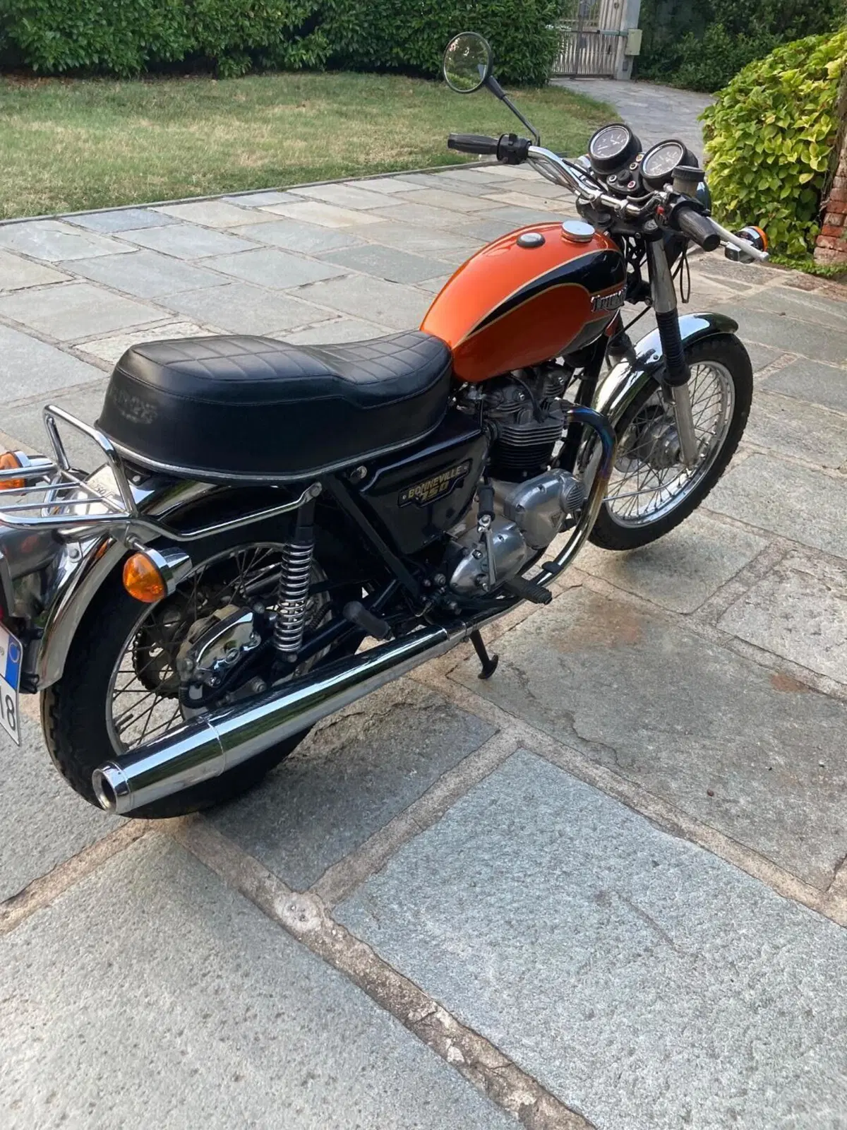 Triumph Bonneville T140E 750cc  (5)