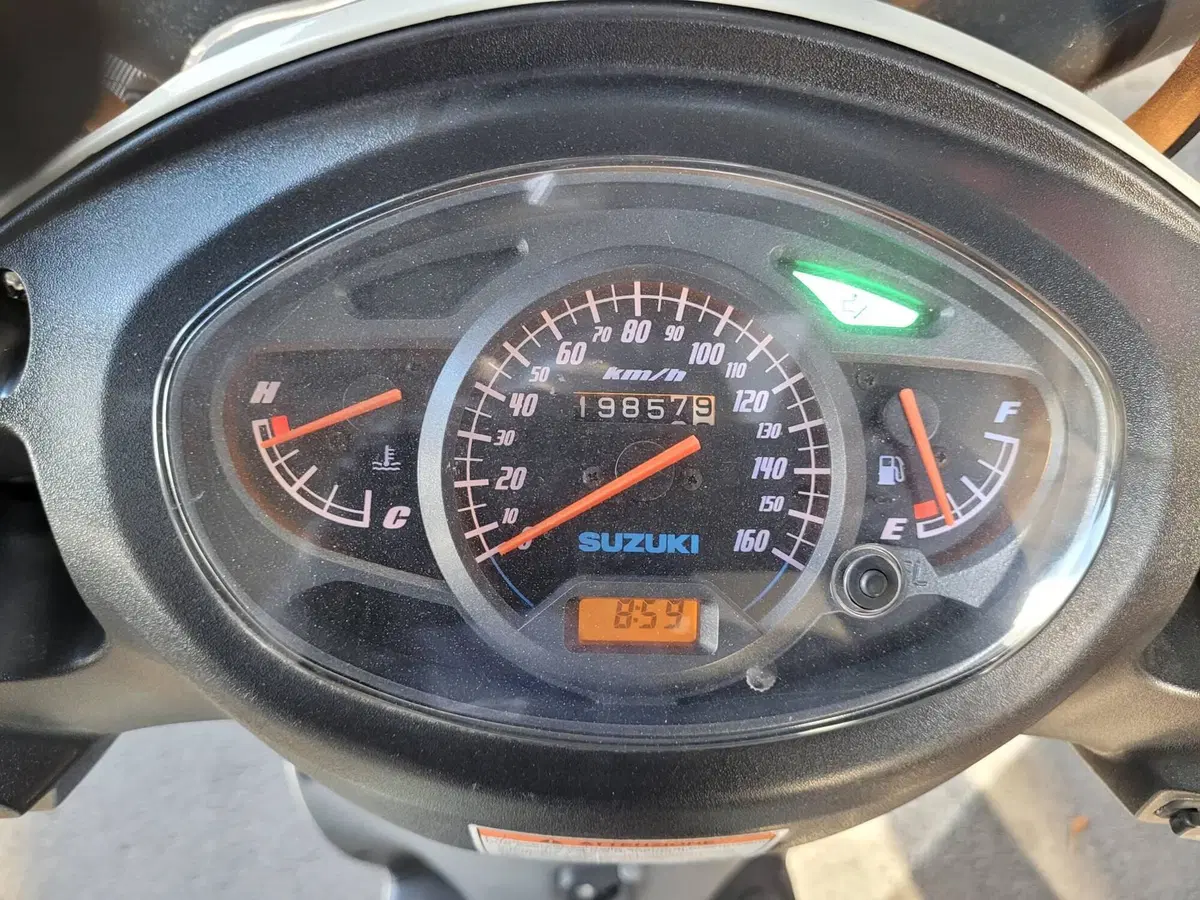 Suzuki SIXteen 150 (2007 - 14) (9)