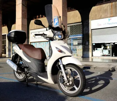 Suzuki SIXteen 150 (2007 - 14) usata
