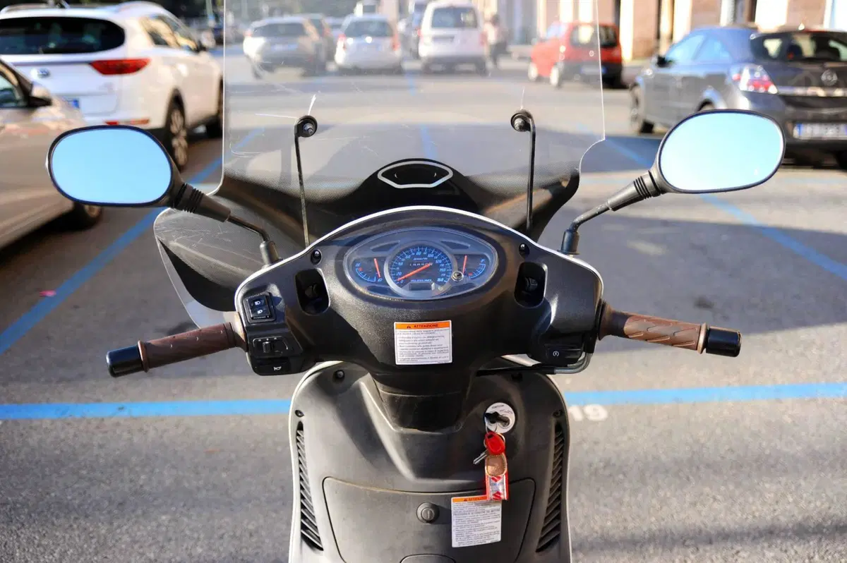 Suzuki SIXteen 150 (2007 - 14) (7)