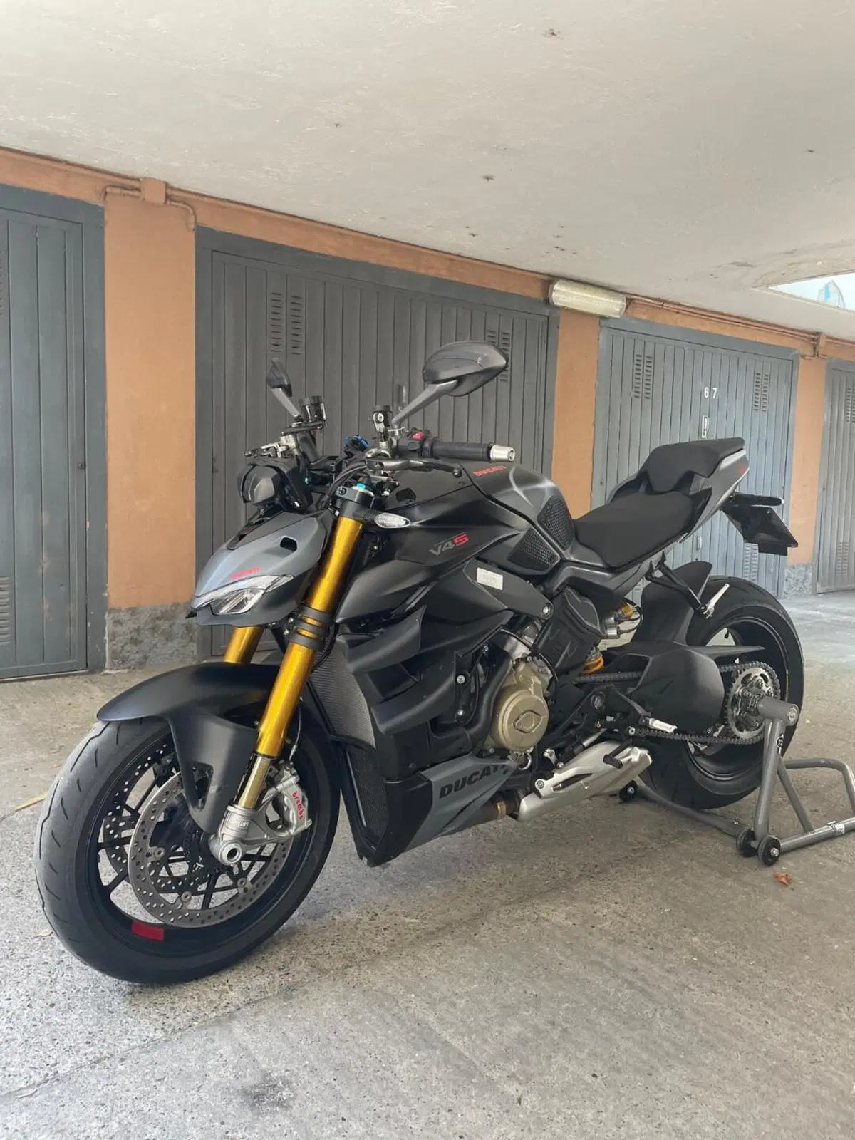 Ducati Streetfighter V4 S (2023 - 24) (2)