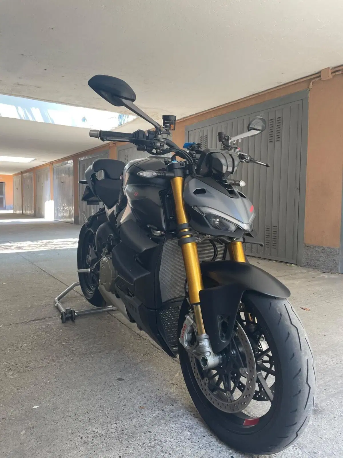 Ducati Streetfighter V4 S (2023 - 24) (4)