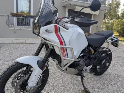 Ducati DesertX (2022 - 25) usata