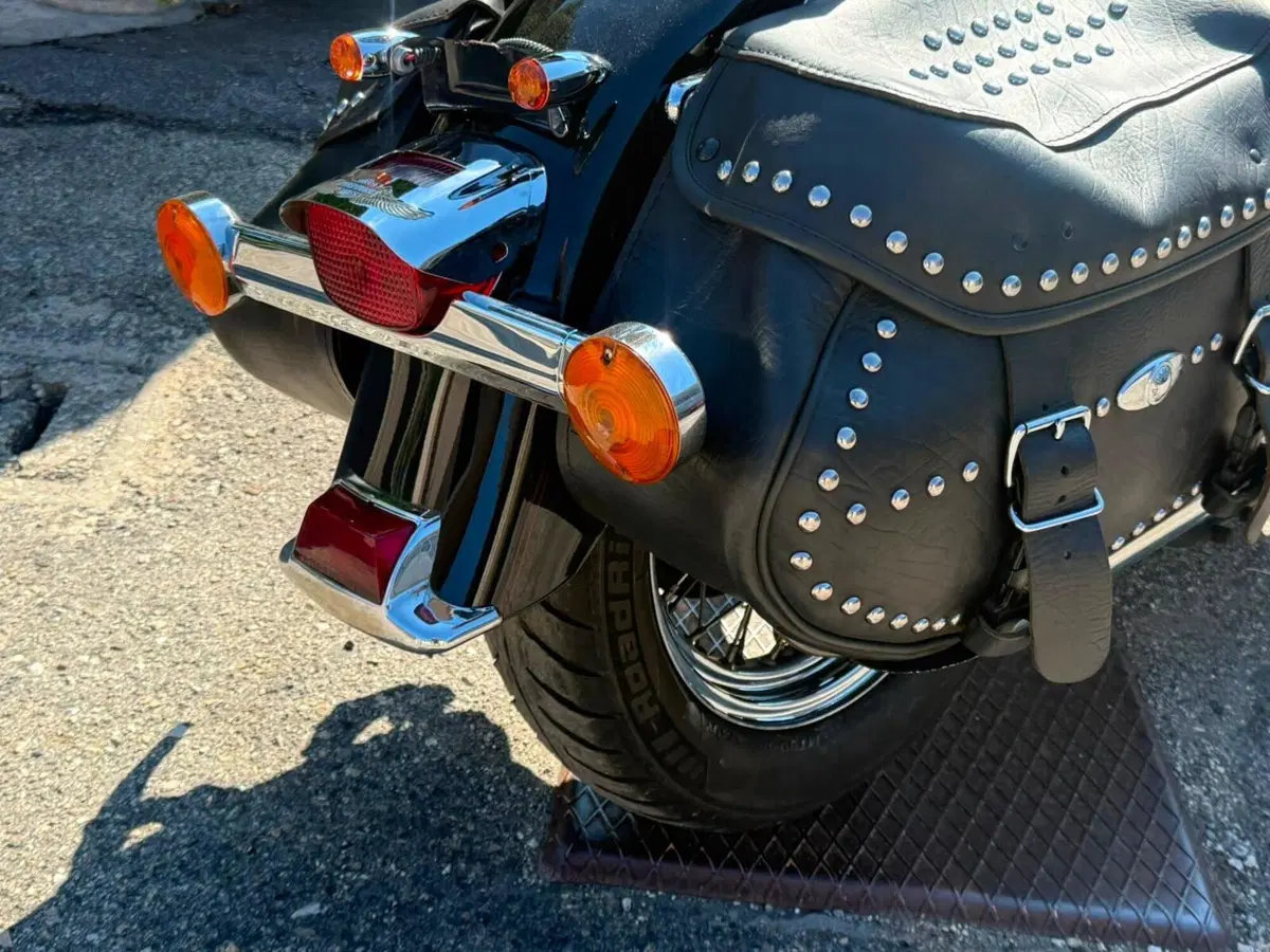 Harley-Davidson 1340 Heritage Classic (1984 - 98) - FLSTC (5)