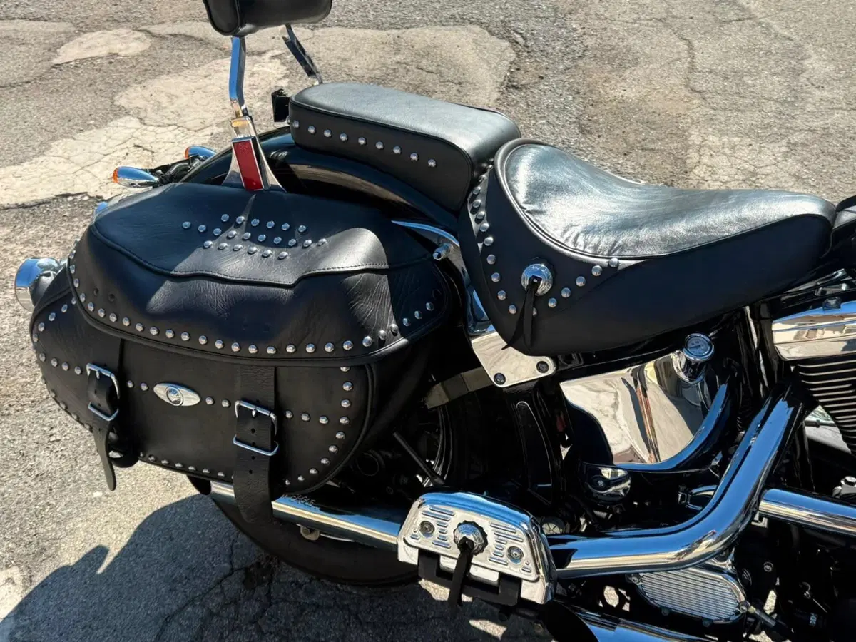 Harley-Davidson 1340 Heritage Classic (1984 - 98) - FLSTC (15)
