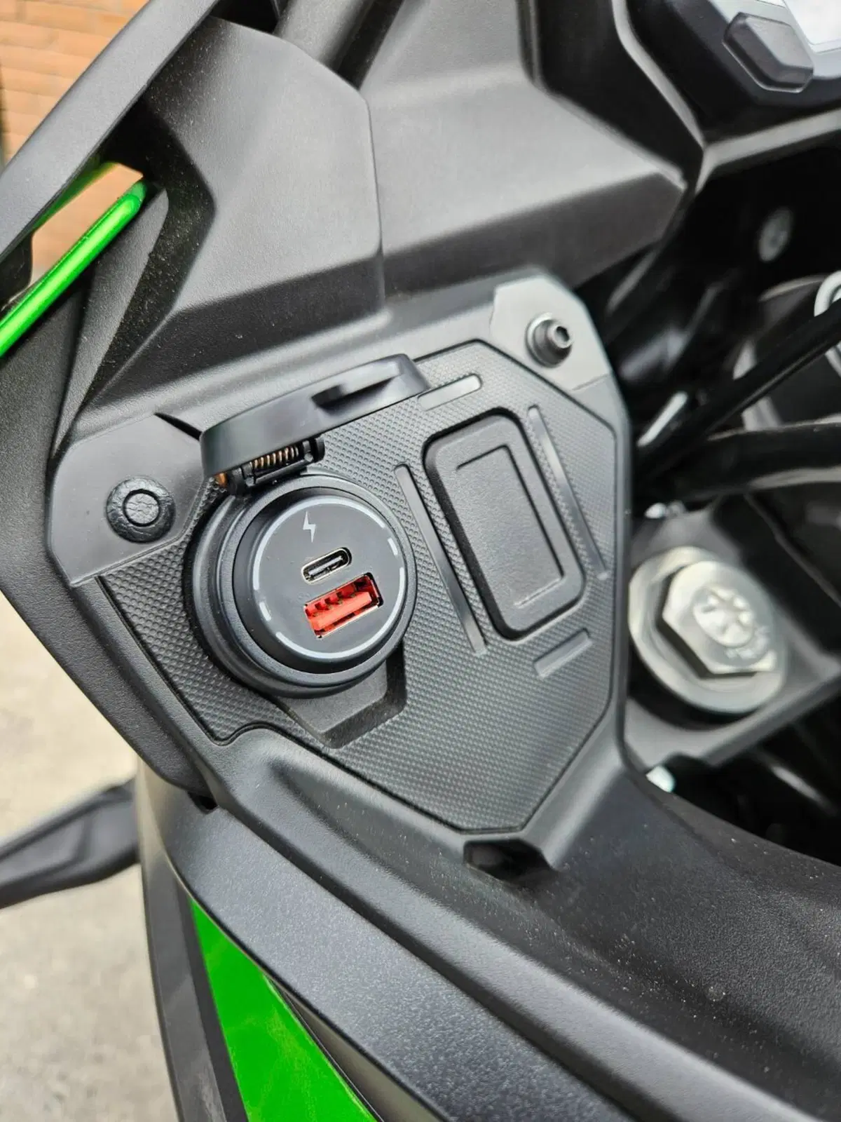 Kawasaki Versys 650 Urban (2022 - 24) (4)